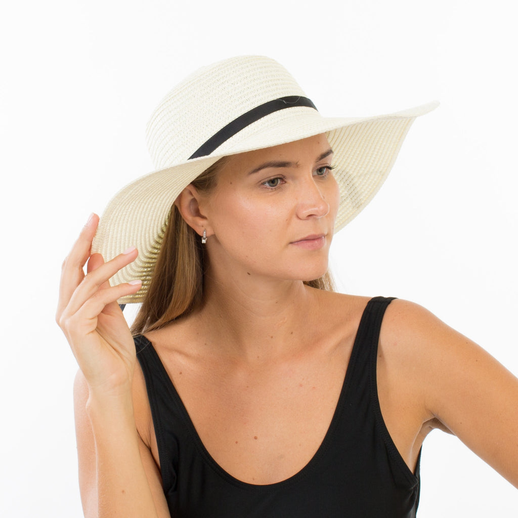 Floppy Sun Hats with names - Bridesmaid's World